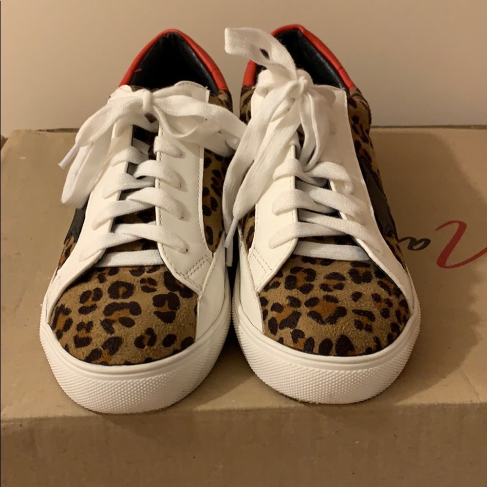 Soft leopard print and faux leather star sneakers